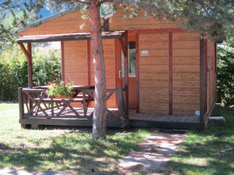 Отель Camping Le Colporteur Ле-Бур-д'Уазан Экстерьер фото