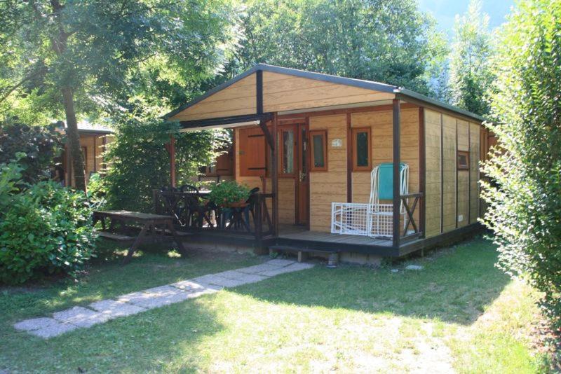 Отель Camping Le Colporteur Ле-Бур-д'Уазан Экстерьер фото