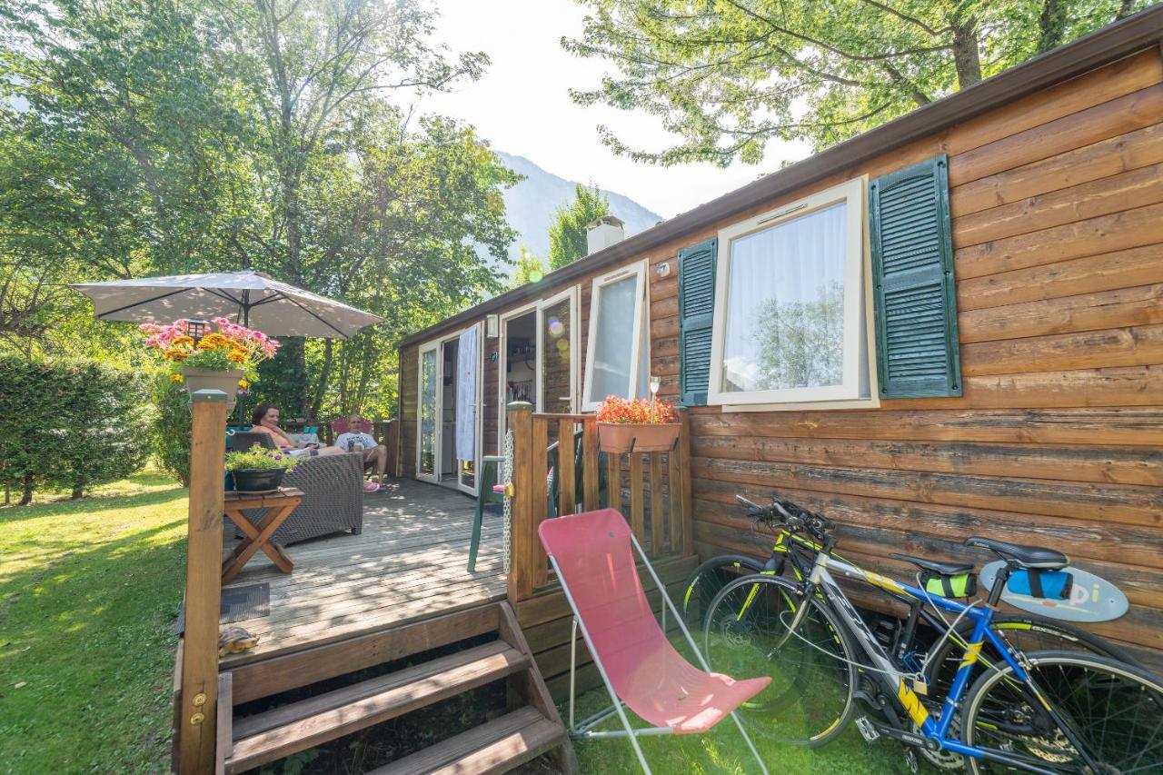 Отель Camping Le Colporteur Ле-Бур-д'Уазан Экстерьер фото