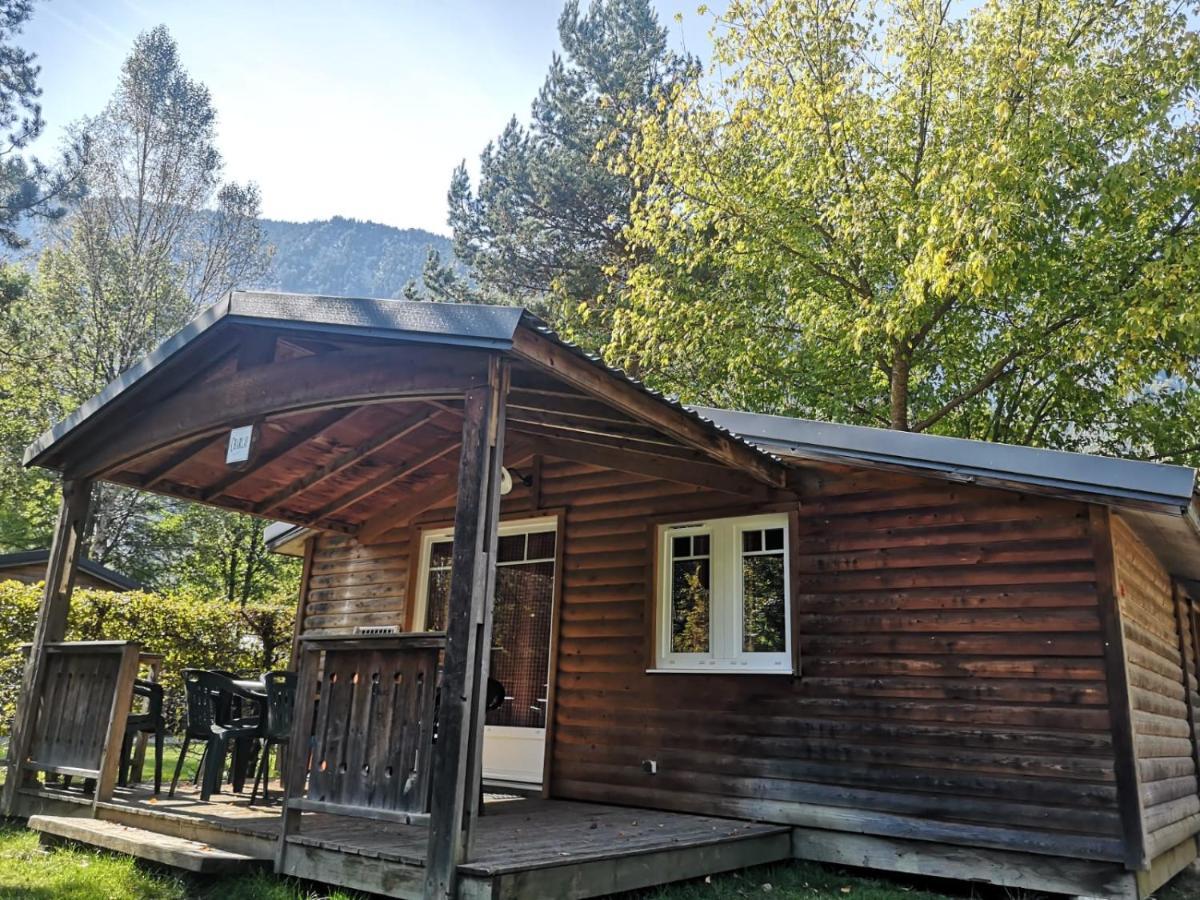 Отель Camping Le Colporteur Ле-Бур-д'Уазан Экстерьер фото
